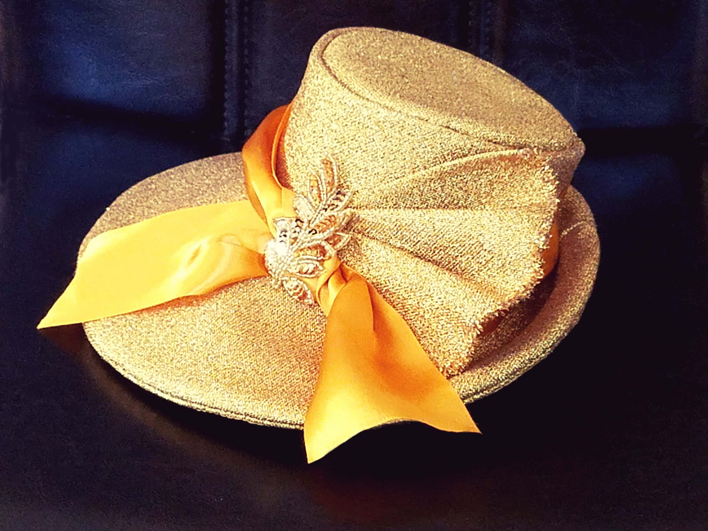 STOVEPIPE FASCINATOR - GOLDEN CHILD