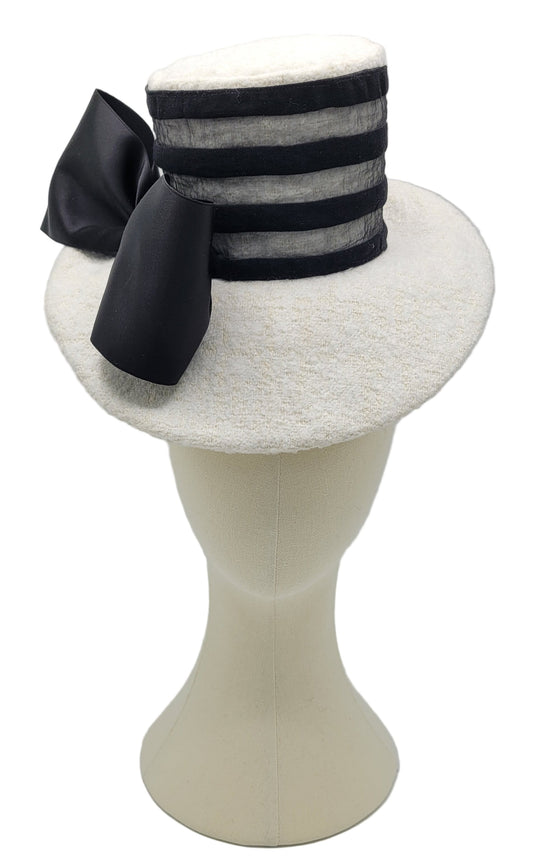 STOVEPIPE FASCINATOR - WINTER HOLLY